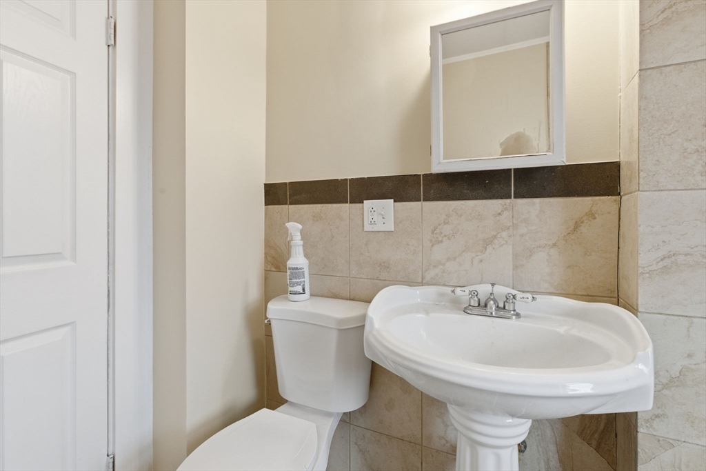 7 Nichols Avenue Watertown, MA 02472 - Photo 16 of 38