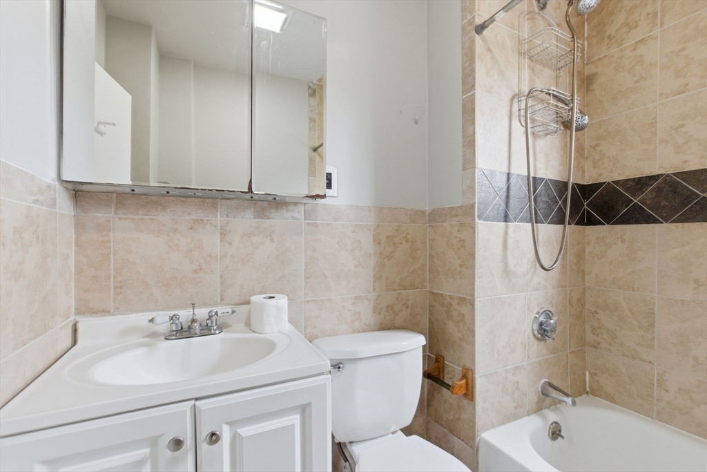 7 Nichols Avenue Watertown, MA 02472 - Photo 5 of 38