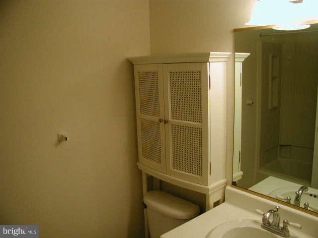 993 Heather Ridge Drive, Unit D Frederick, MD 21702 - Photo 5 of 8 Bath