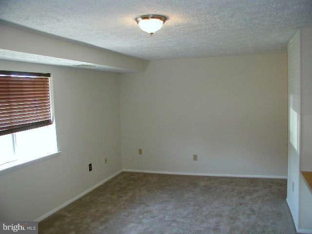 993 Heather Ridge Drive, Unit D Frederick, MD 21702 - Photo 6 of 8 Living Room