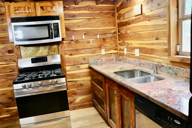 $425,000 | 362 North Gretna Green Drive, Munford, TN 38058