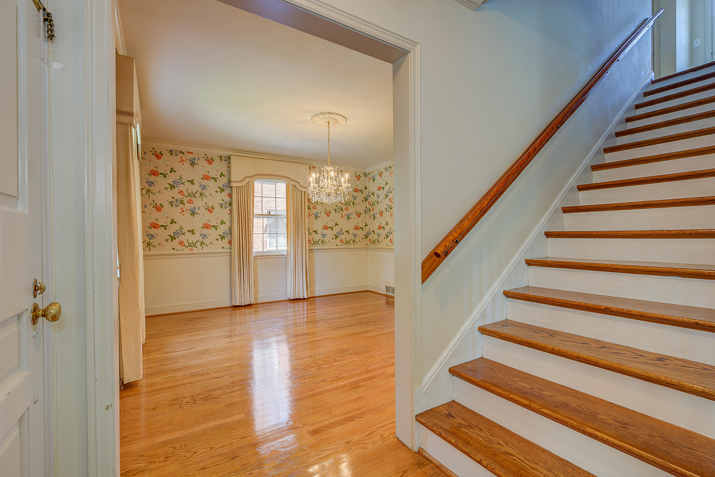 1856 Blenheim Road Southwest Roanoke, VA 24015 - Photo 11 of 28 90