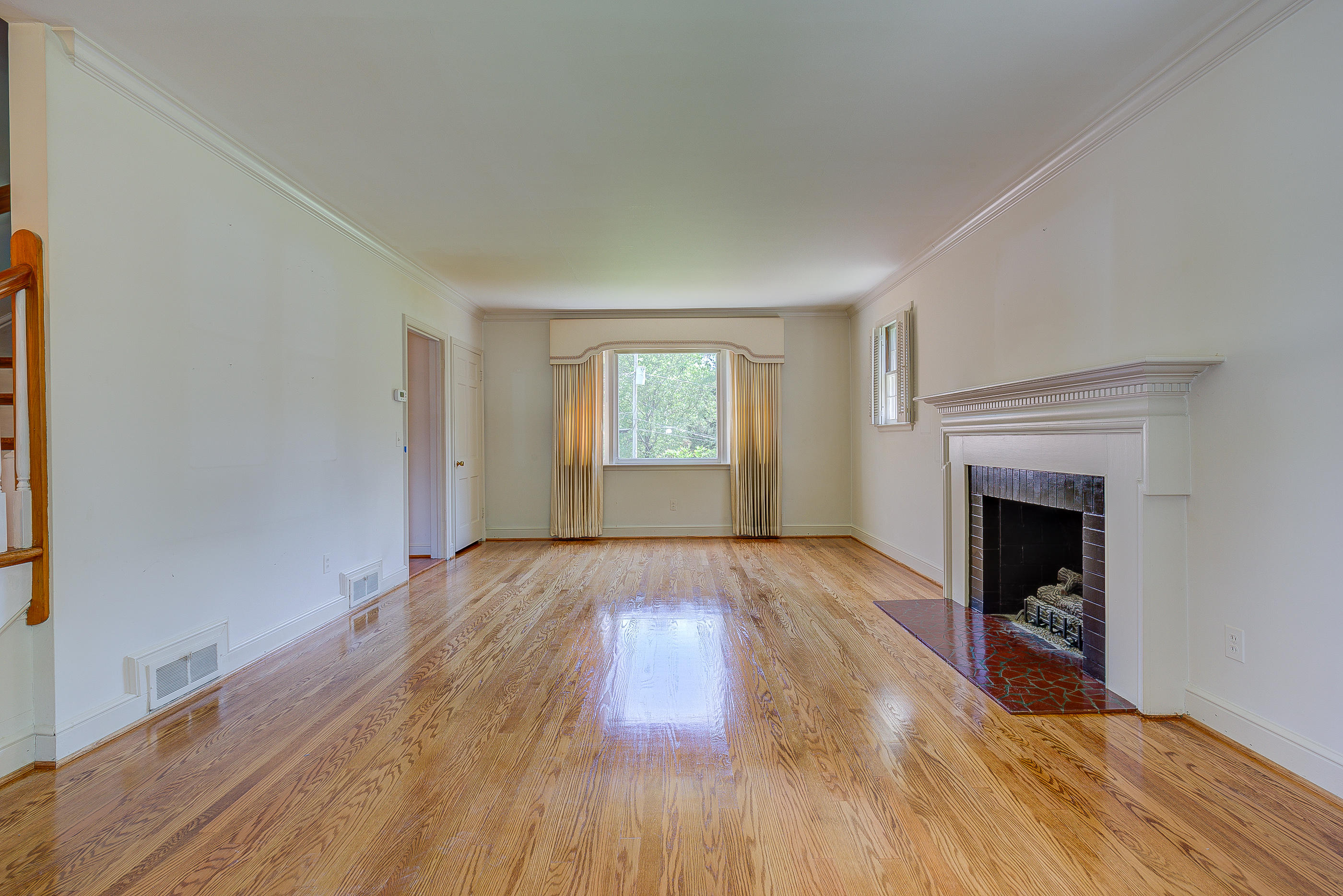 1856 Blenheim Road Southwest Roanoke, VA 24015 - Photo 7 of 28 86