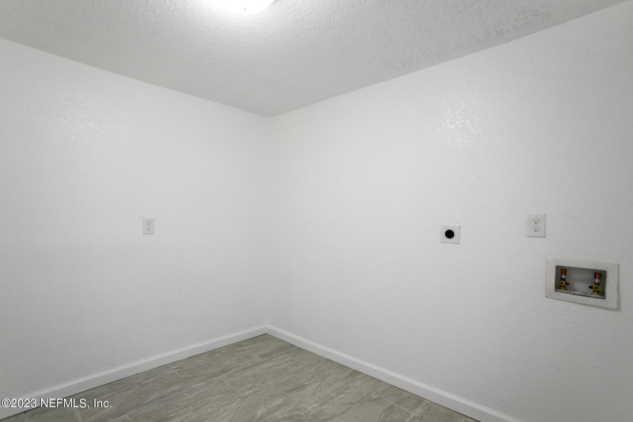 3616 Effee Street Jacksonville, FL 32209 - Photo 8 of 18 a view of a small space