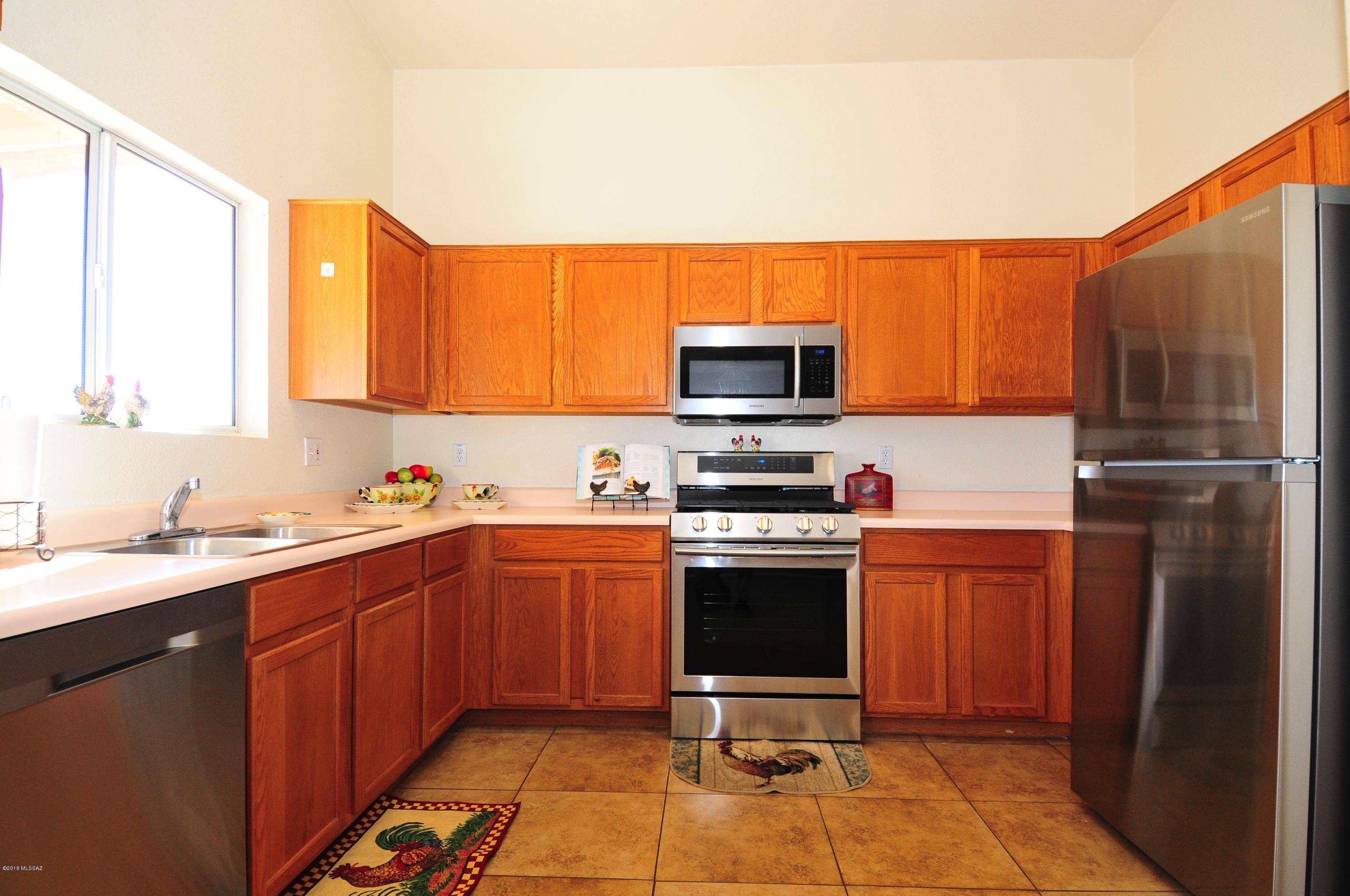 2676 North Splitwood Avenue Tucson, AZ 85745 - Photo 2 of 20