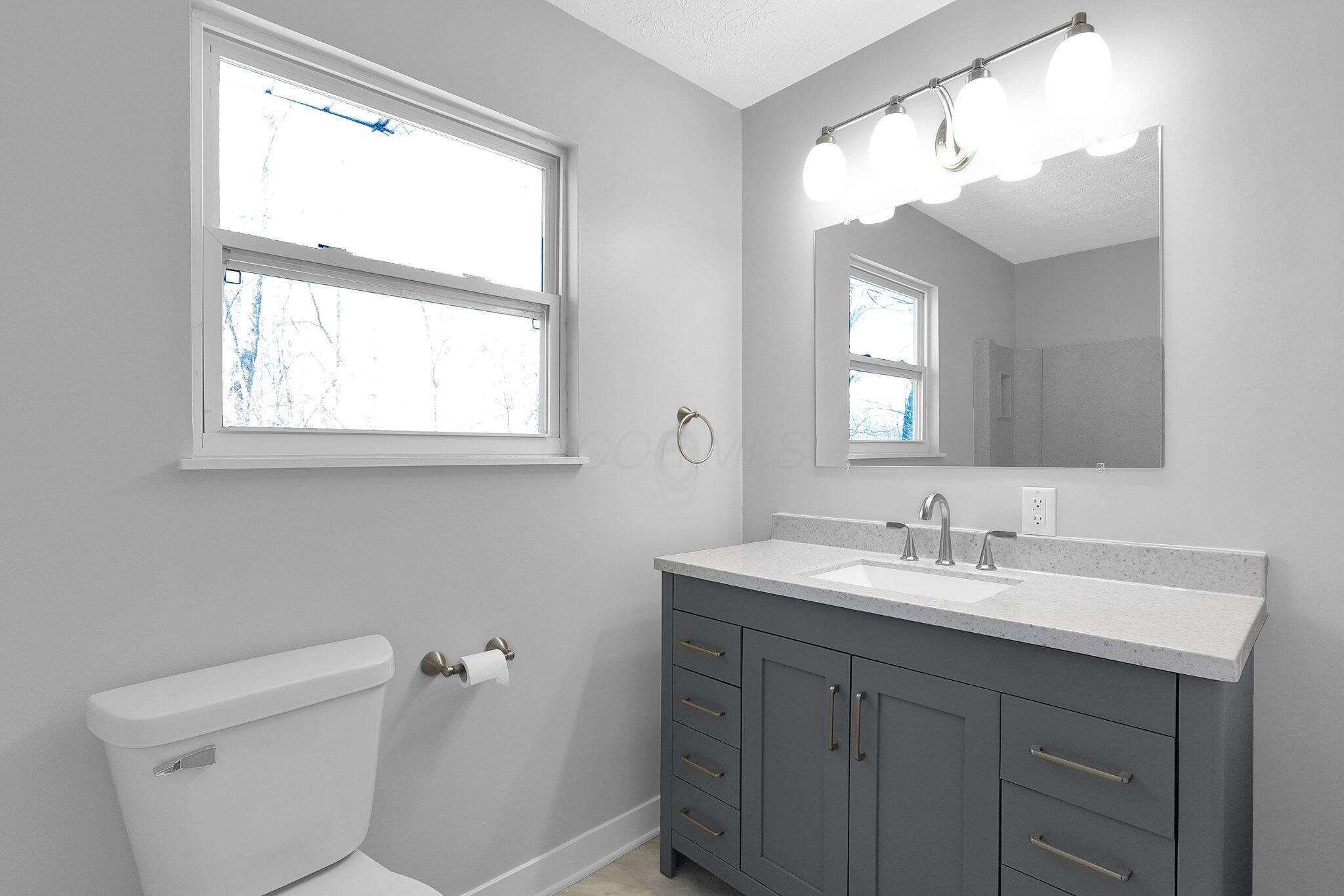 14219 Graham Road Southwest Pataskala, OH 43062 - Photo 34 of 94 Full Bathroom