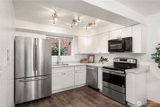 $620,000 | 1733 157th Avenue Northeast, Unit E102, Bellevue, WA 98008