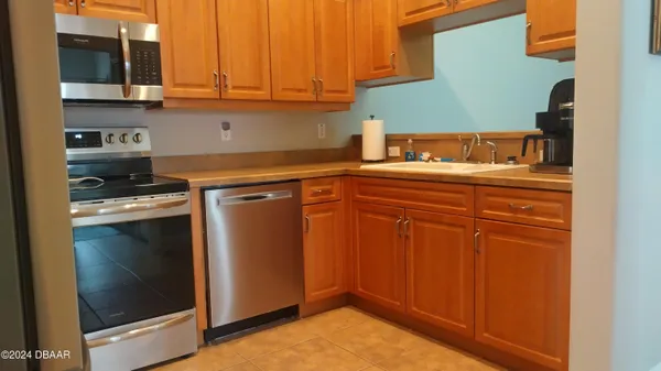 $2,800 | 1643 Areca Palm Drive, Port Orange, FL 32128