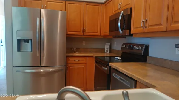 $2,800 | 1643 Areca Palm Drive, Port Orange, FL 32128