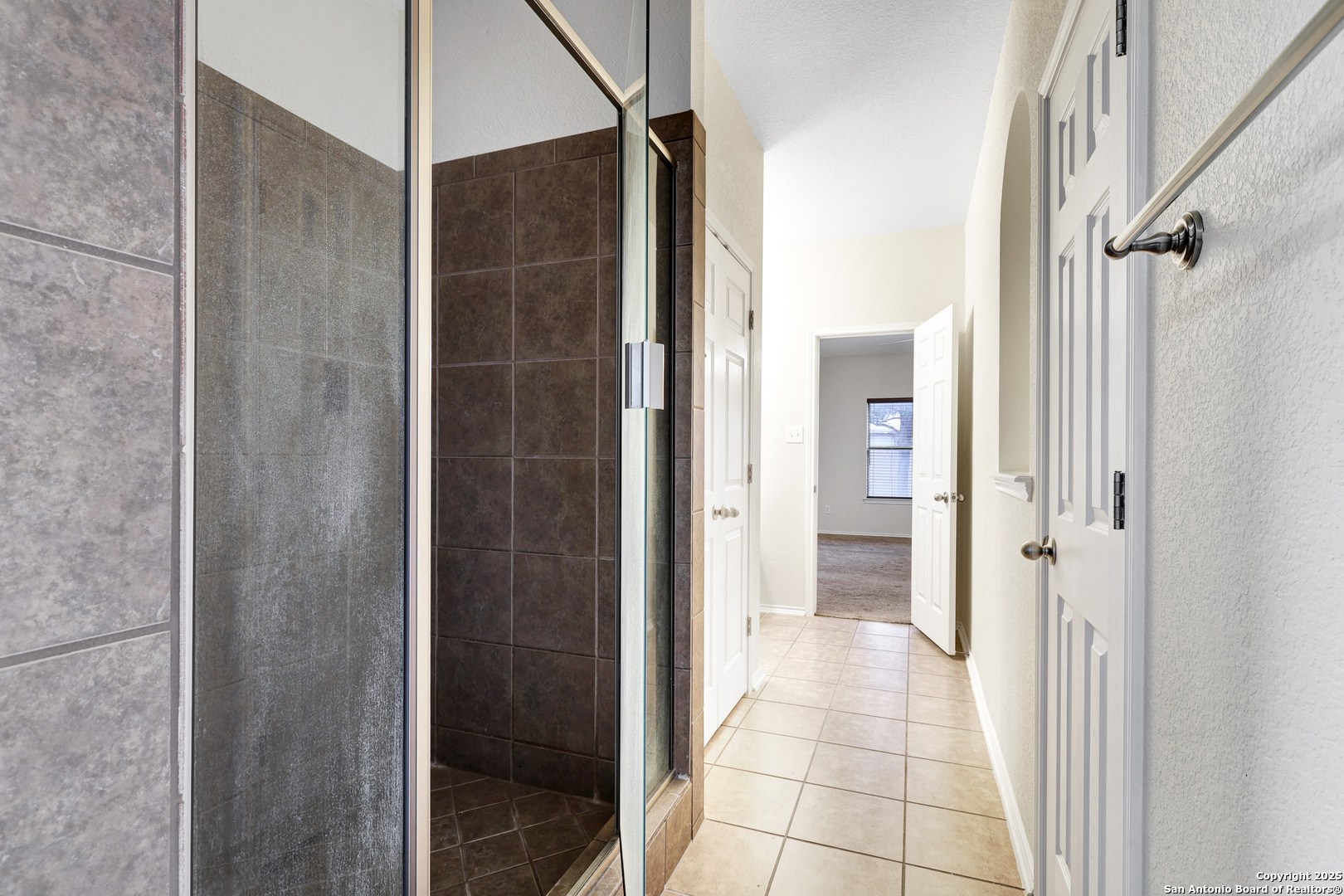 10410 Weser Lane Helotes, TX 78023 - Photo 22 of 22 a view of a bathroom from a bathroom