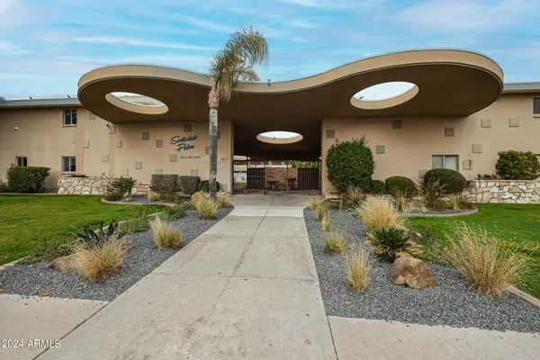 $2,300 | 6824 East 2nd Street, Unit 206, Scottsdale, AZ 85251
