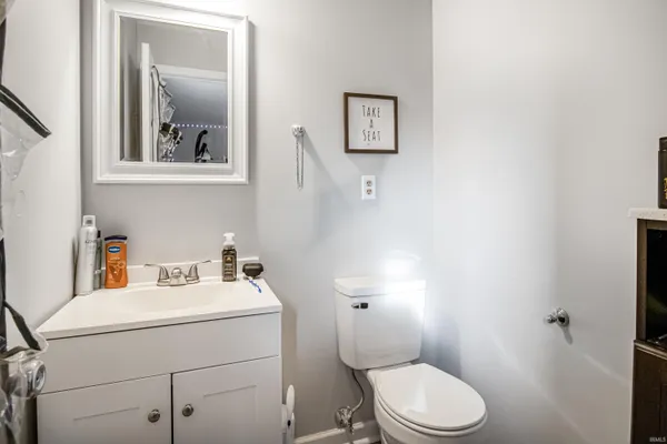 $169,900 | 810 Elm Boulevard, Winchester, IN 47394