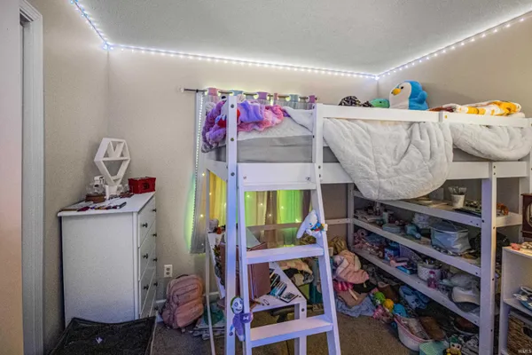 $169,900 | 810 Elm Boulevard, Winchester, IN 47394