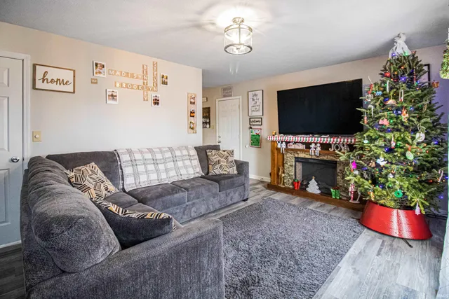 $164,900 | 810 Elm Boulevard, Winchester, IN 47394