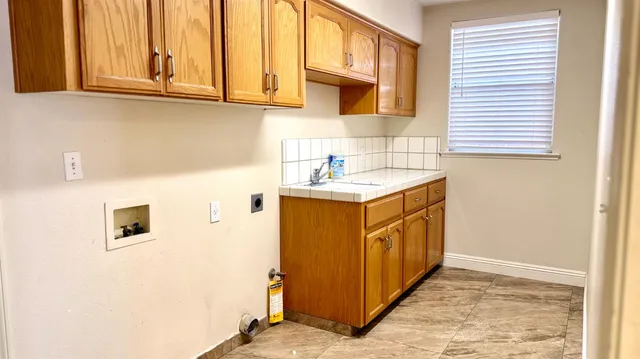 $2,500 | 960 Vista Place, Lemoore, CA 93245