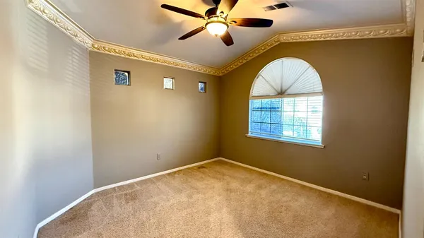 $2,500 | 960 Vista Place, Lemoore, CA 93245
