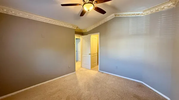 $2,500 | 960 Vista Place, Lemoore, CA 93245