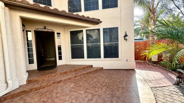 $2,500 | 960 Vista Place, Lemoore, CA 93245