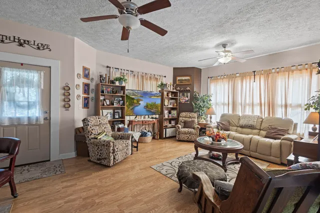 $299,950 | 105 Mann Street, Colmesneil, TX 75938