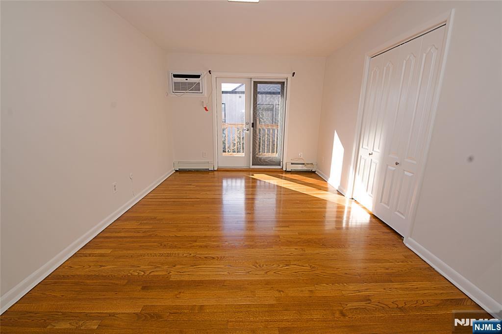 8 Leary Lane, Unit 4 Edgewater, NJ 07020 - Photo 11 of 25