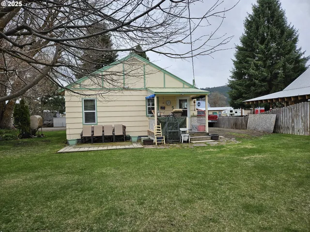 $159,000 | 220 Kellogg Street, Halfway, OR 97834
