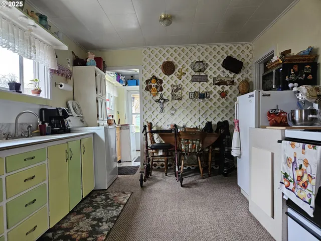 $159,000 | 220 Kellogg Street, Halfway, OR 97834