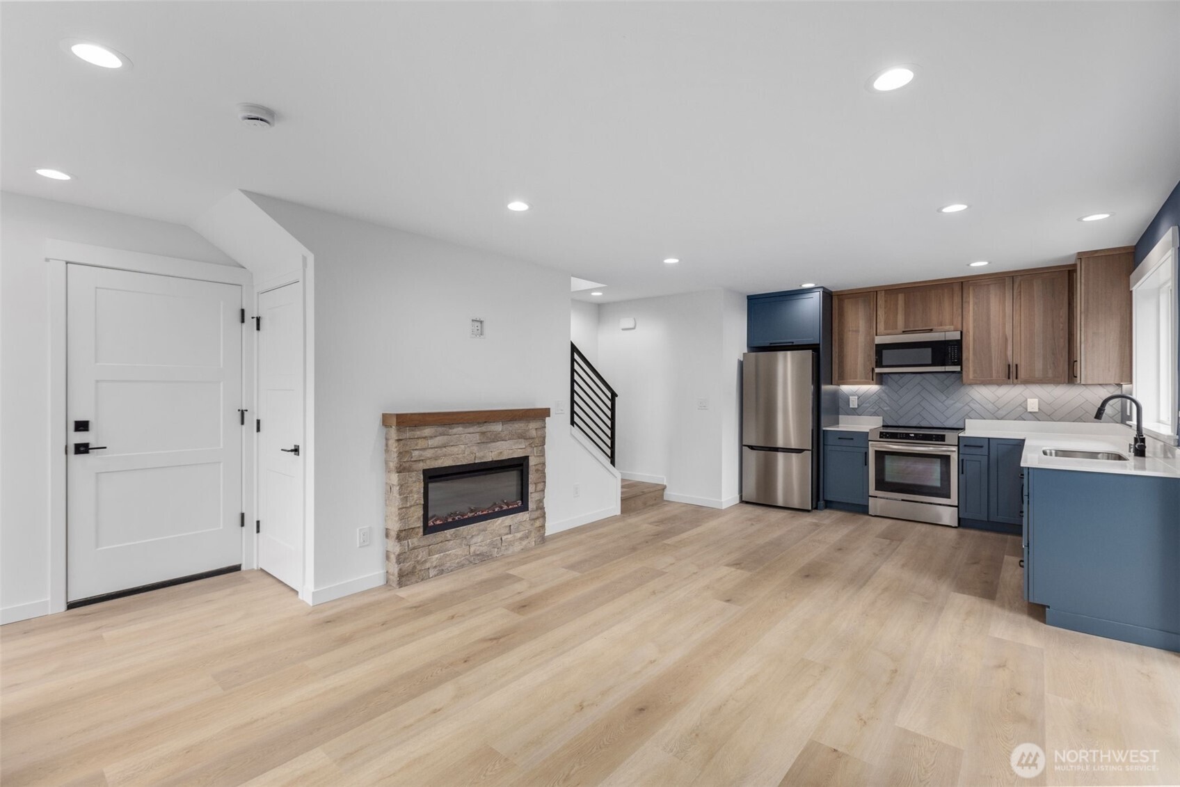 117 Northwest 112th Street Seattle, WA 98177 - Photo 8 of 35