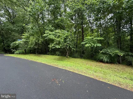 $750,000 | 2704 Chariton Street, Oakton, VA 22124