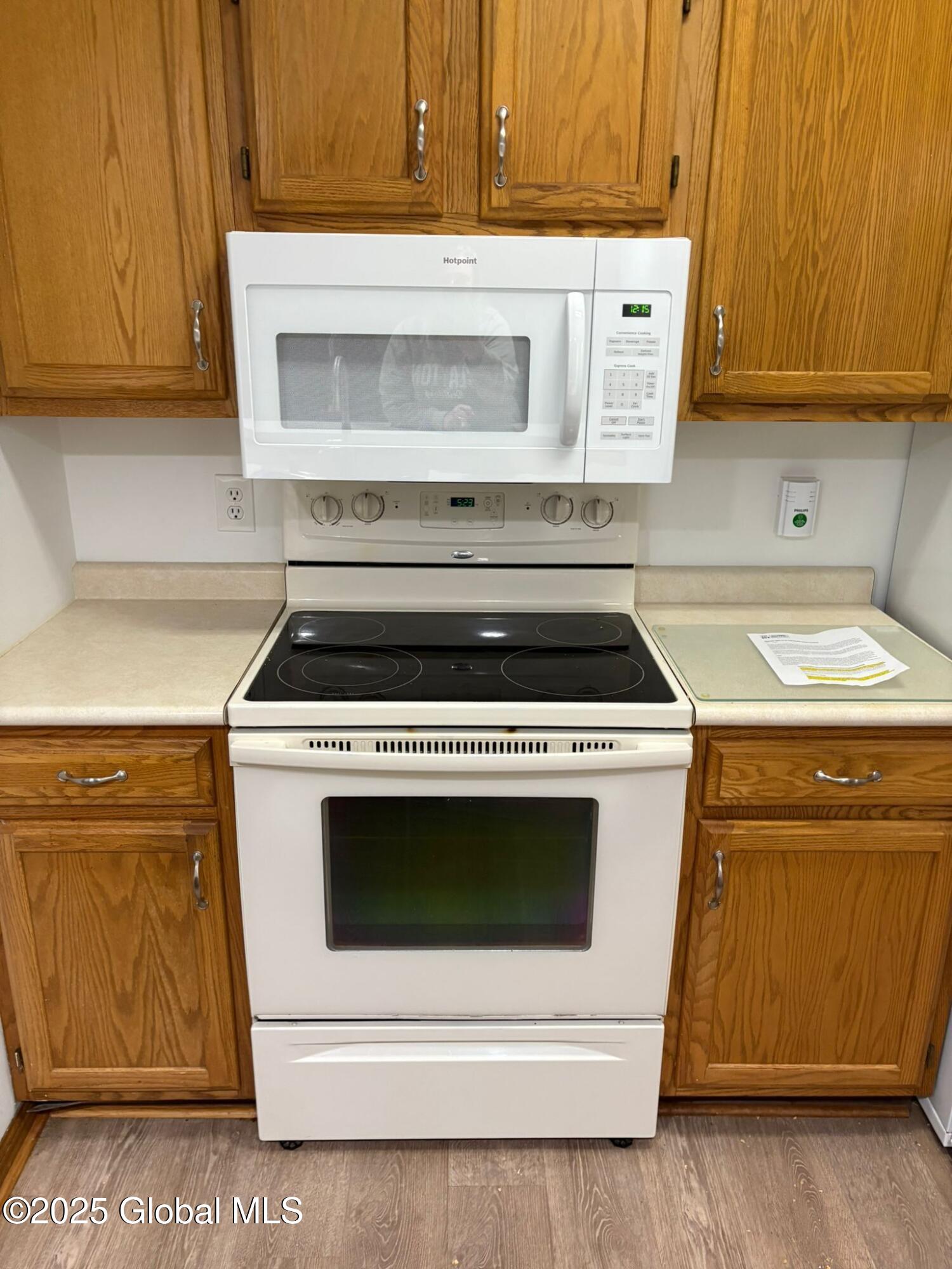 1976 Curry Road, Unit E136 Schenectady, NY 12303 - Photo 15 of 42 1