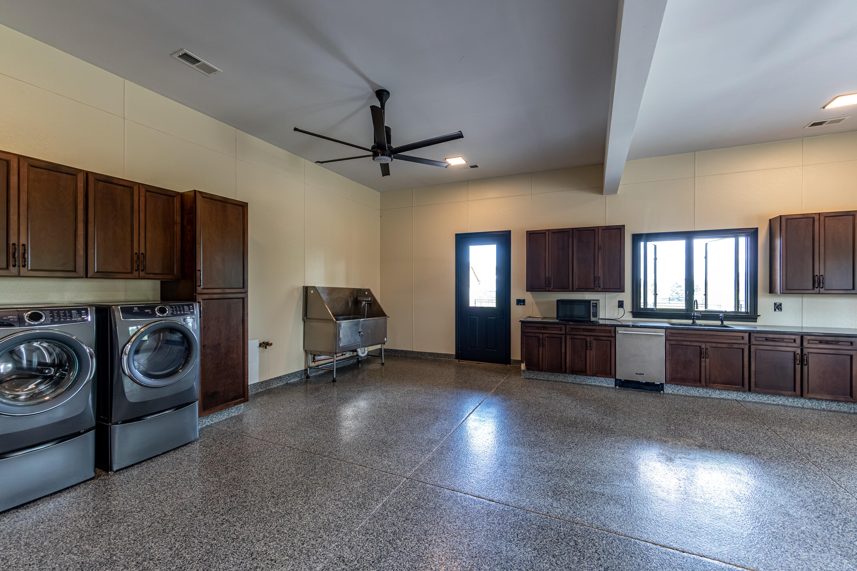 4845 Bryan Station Road Lexington, KY 40516 - Photo 104 of 115 Dog kennel room with laundry