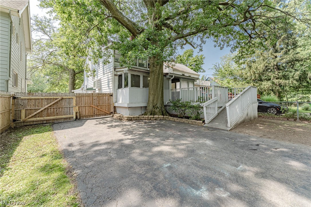 1357 Argonne Road Cleveland, OH 44121 - Photo 29 of 31