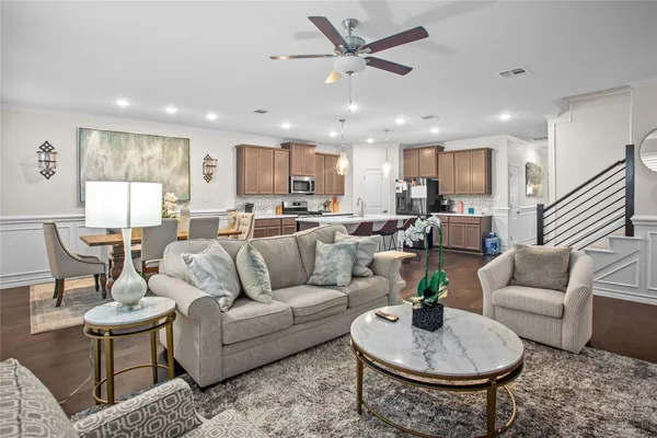 $2,800 | 109 Adeline Road, Hutto, TX 78634