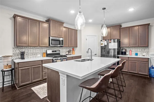 $2,800 | 109 Adeline Road, Hutto, TX 78634