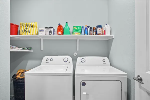 $2,800 | 109 Adeline Road, Hutto, TX 78634