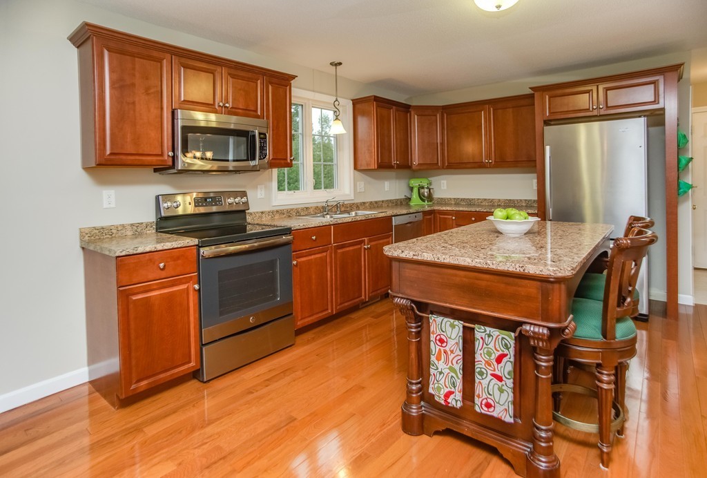 224 Pinewood Road Ludlow, MA 01056 - Photo 4 of 29 Gallery Image 4