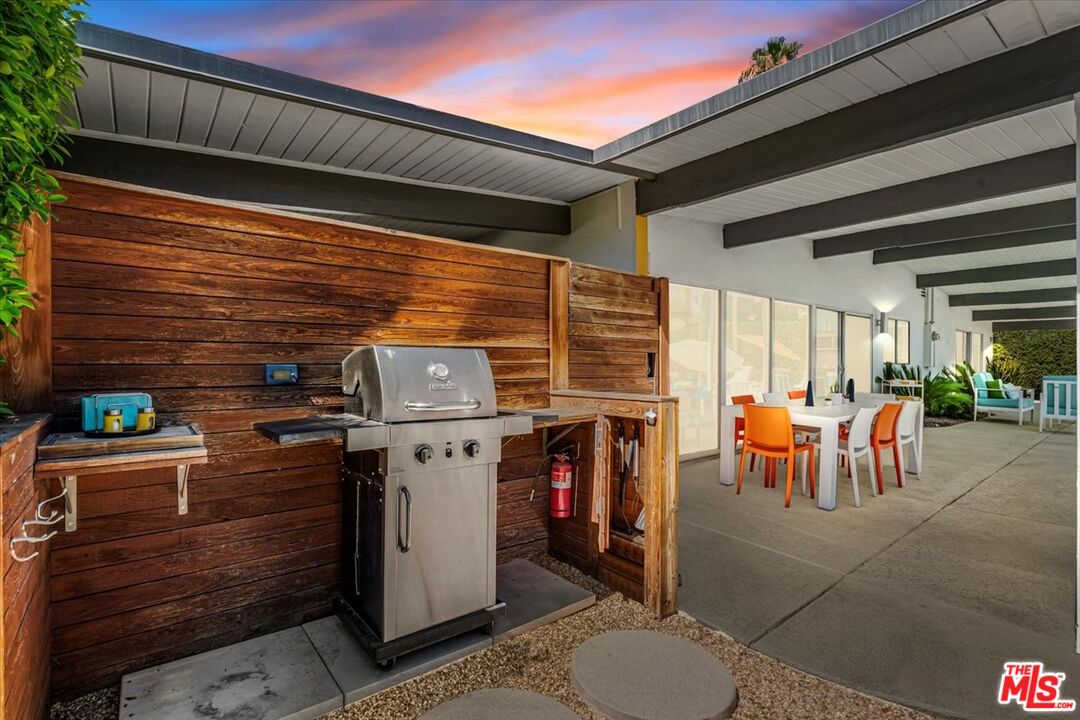 610 South Compadre Road Palm Springs, CA 92264 - Photo 26 of 31