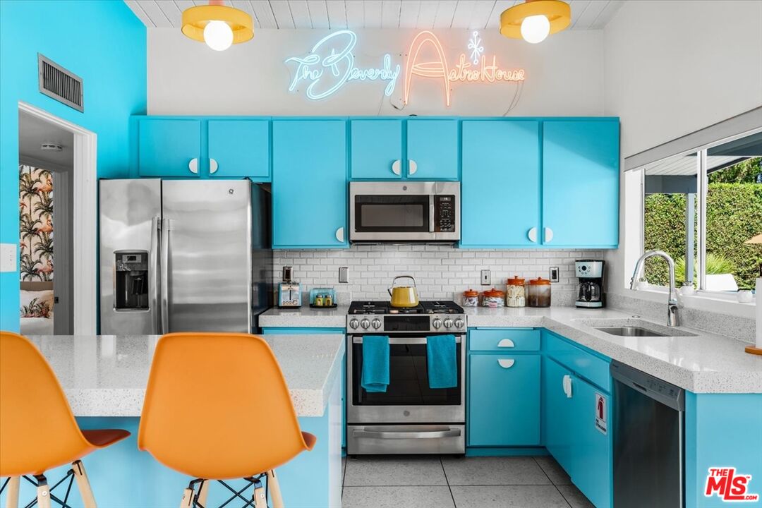 610 South Compadre Road Palm Springs, CA 92264 - Photo 3 of 31