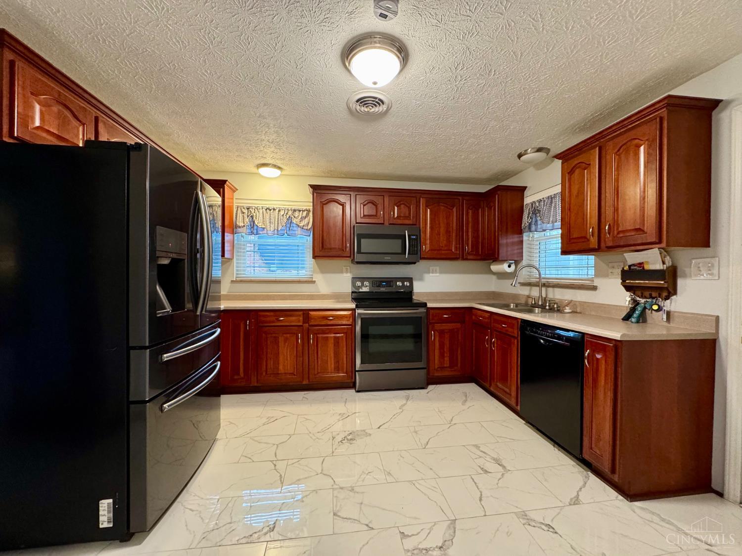 8611 Butler Warren Road West Chester, OH 45069 - Photo 13 of 71 Gallery Image 13