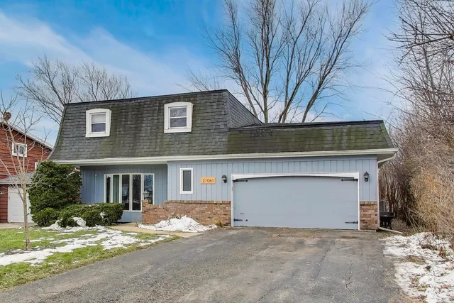 $415,000 | 21061 West Marion Avenue, Mundelein, IL 60060