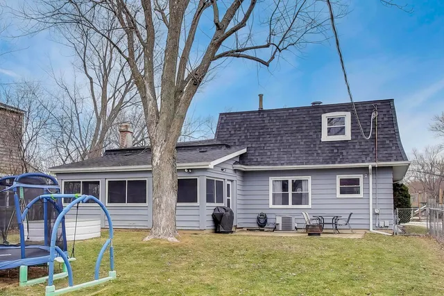 $415,000 | 21061 West Marion Avenue, Mundelein, IL 60060