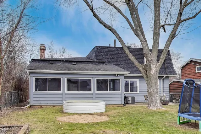 $415,000 | 21061 West Marion Avenue, Mundelein, IL 60060