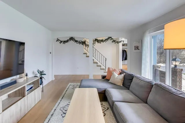 $415,000 | 21061 West Marion Avenue, Mundelein, IL 60060