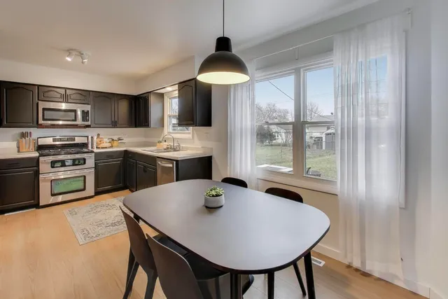 $415,000 | 21061 West Marion Avenue, Mundelein, IL 60060