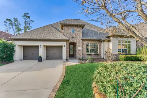 $1,075,000 | 26 Spring Basket Trail, The Woodlands, TX 77389