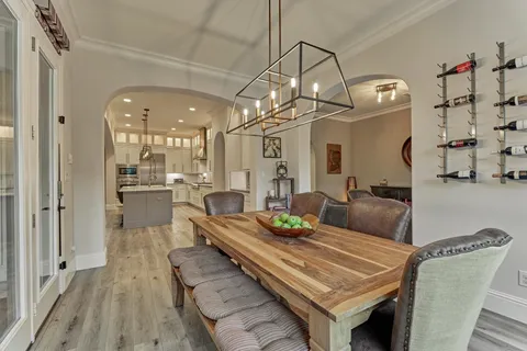 $1,075,000 | 26 Spring Basket Trail, The Woodlands, TX 77389