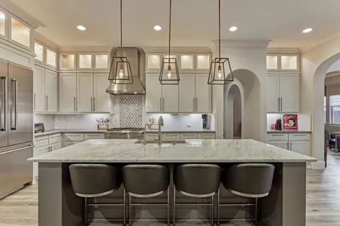 $1,075,000 | 26 Spring Basket Trail, The Woodlands, TX 77389