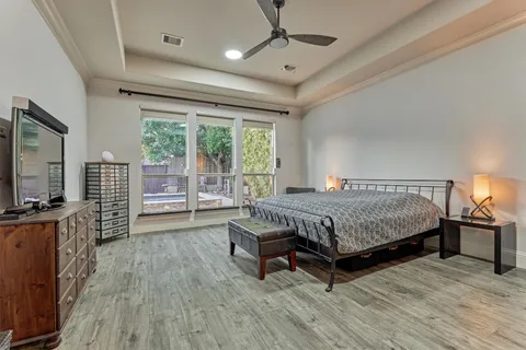 $1,075,000 | 26 Spring Basket Trail, The Woodlands, TX 77389