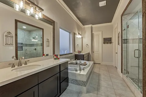 $1,075,000 | 26 Spring Basket Trail, The Woodlands, TX 77389