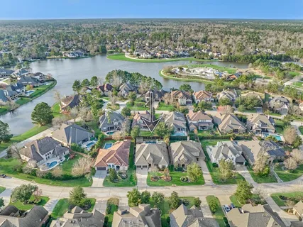 $1,075,000 | 26 Spring Basket Trail, The Woodlands, TX 77389