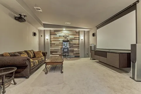 $1,075,000 | 26 Spring Basket Trail, The Woodlands, TX 77389